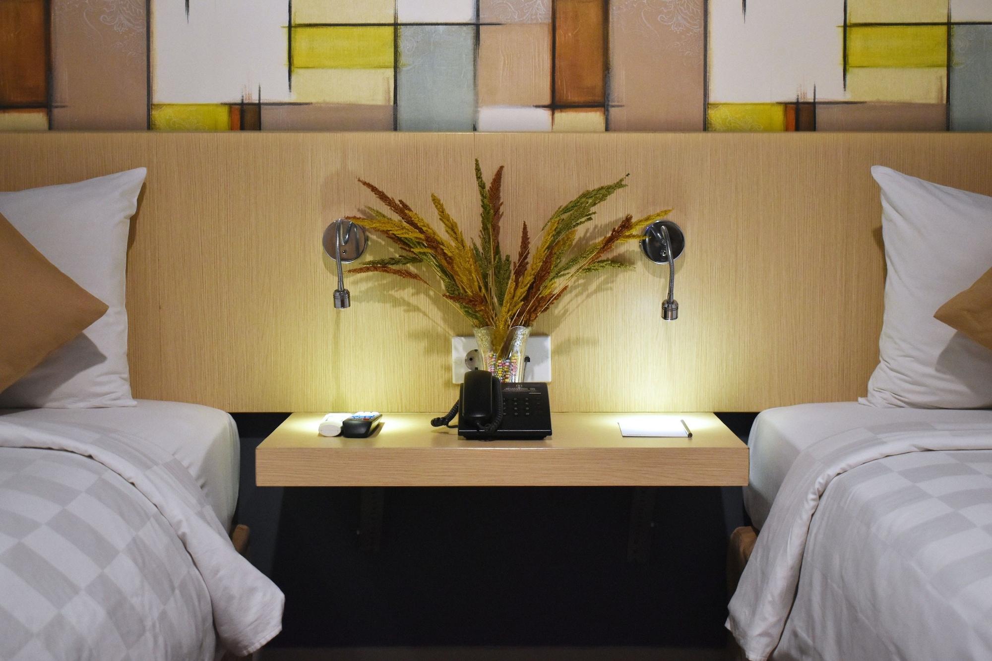 Hotel 88 Embong Malang Tunjungan Surabaya By Wh - Breakfast With The Best View On The Highest Floor And Strategic Location In The City Center Exterior foto