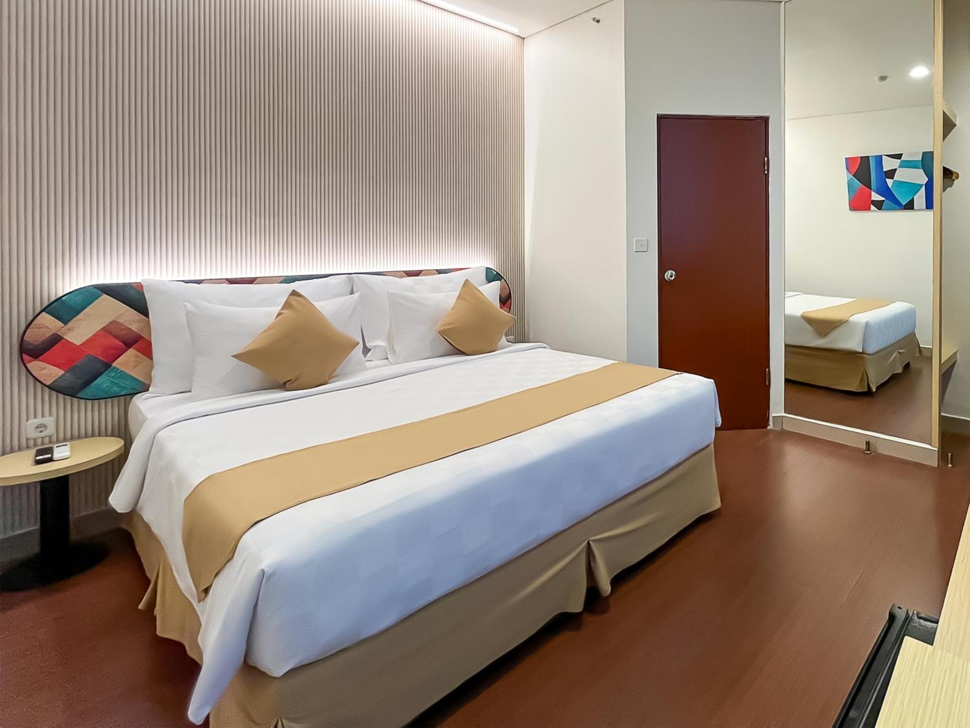 Hotel 88 Embong Malang Tunjungan Surabaya By Wh - Breakfast With The Best View On The Highest Floor And Strategic Location In The City Center Exterior foto