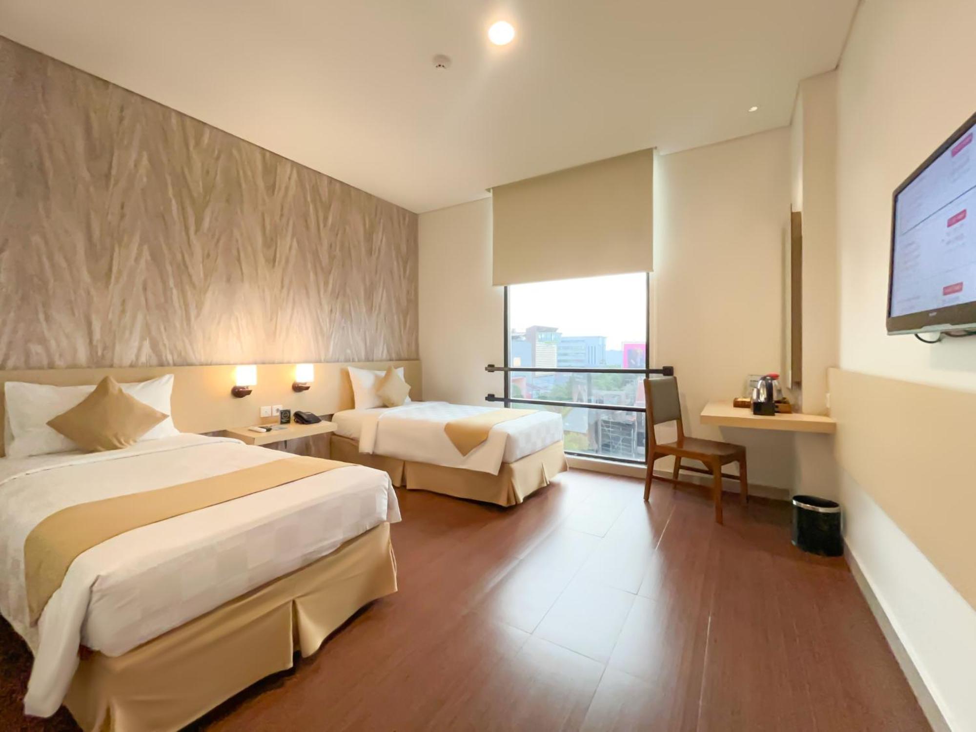 Hotel 88 Embong Malang Tunjungan Surabaya By Wh - Breakfast With The Best View On The Highest Floor And Strategic Location In The City Center Exterior foto