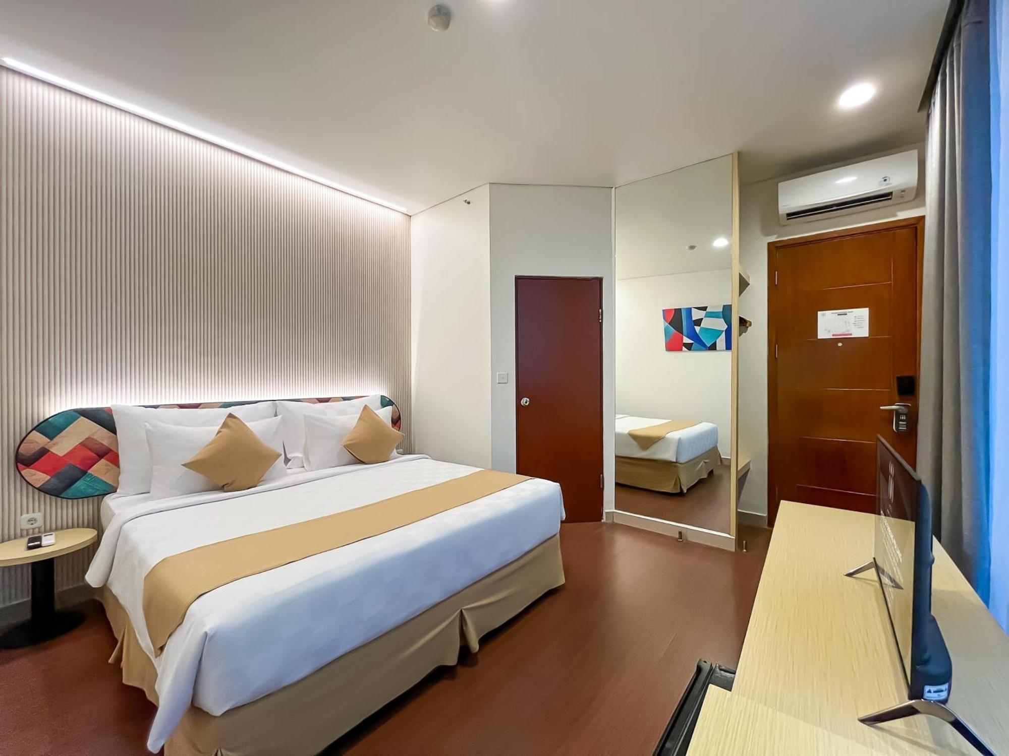 Hotel 88 Embong Malang Tunjungan Surabaya By Wh - Breakfast With The Best View On The Highest Floor And Strategic Location In The City Center Exterior foto