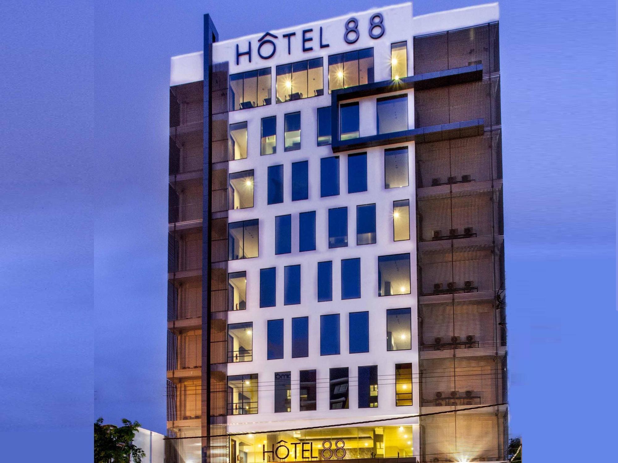 Hotel 88 Embong Malang Tunjungan Surabaya By Wh - Breakfast With The Best View On The Highest Floor And Strategic Location In The City Center Exterior foto